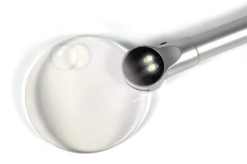 Levenhuk Zeno 400 LED-es nagyító, 2/4x, 88/21 mm, fém